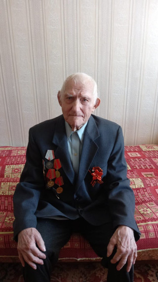 Парад у дома ветерана ВОВ Мурзина М.П.. Парад у дома ветерана ВОВ Мурзина М.П..